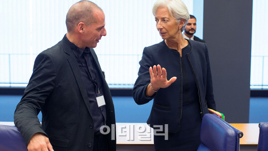 `그렉시트` 치닫는 그리스…은행들도 문 닫을판(종합)