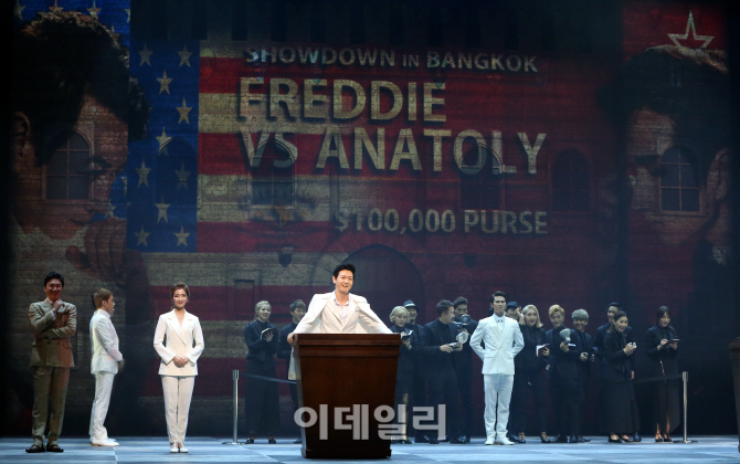 [포토]체스 챔피언들의 야망과 사랑… 뮤지컬 '체스' 30년만에 국내 초연