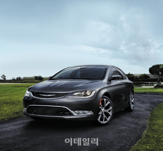 '크라이슬러 200' 사면 엔진오일 평생무료