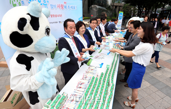 [포토]농협, 우유 소비 촉진 캠페인