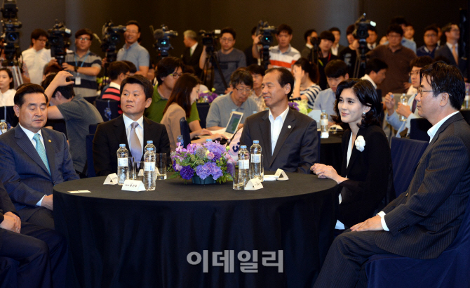 [포토]이부진·정몽규 "한국관광 2천만명 시대 앞장"…면세점 '올인'