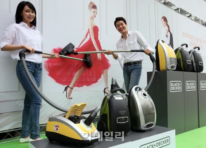 [포토]블랙앤데커, LED 네비게이터 장착한 진공청소기 출시