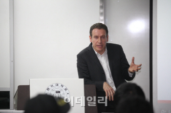 벤츠 판매사 한성車 "30주년 맞아 대형 이벤트 1~2번 더 개최"