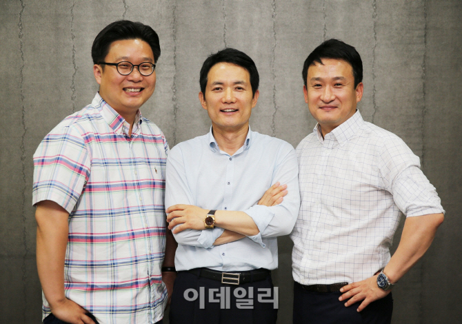 [포토]서경석-서경덕, 독일 베를린에 '한글 공부방' 지원-4
