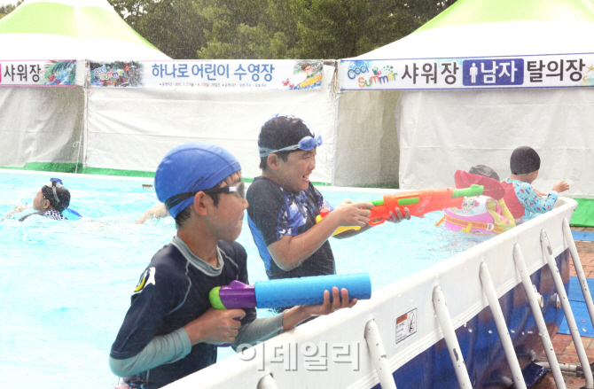 [포토]㈜농협유통, 양재하나로클럽 ‘하나로 어린이 수영장’ 무료 개장-11