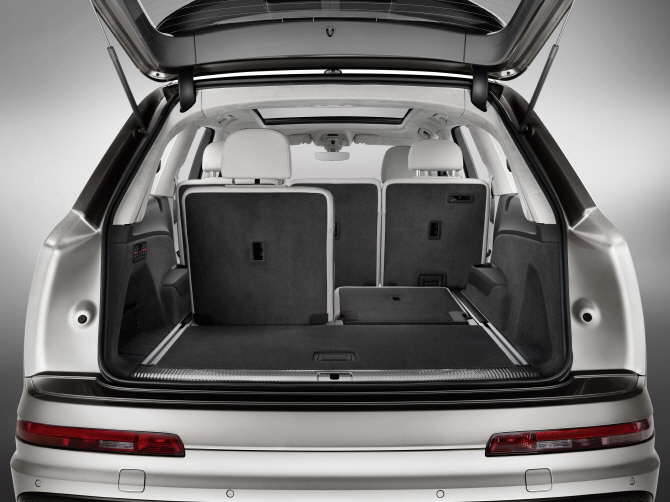 아우디 'Q7 울트라 3.0 TDI', 넓은 적재공간                                                                                                                                               