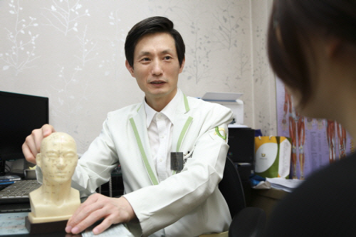원인모를 손떨림, '파킨슨병과 수전증' 초기엔 비슷