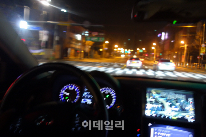 [시승기]‘시대를 거스르는 폭발력’ 인피니티 Q50S 하이브리드