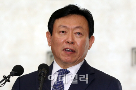 돌아온 신동빈..롯데개혁에 본격 속도내나