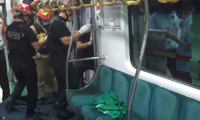 [포토] 강남역 지하철 인명사고..20대 정비업체 직원 사망