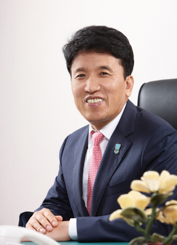 함영주 초대 은행장 "사회적 책임 다하는 일류은행 만들 것"