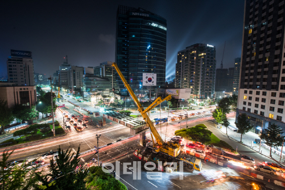 서울 서대문고가차도 44년만에 철거..걷고싶은 거리로 탈바꿈