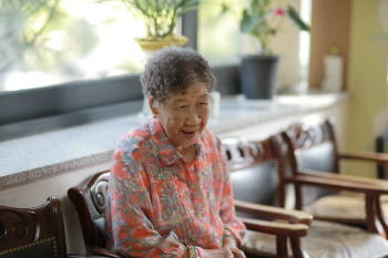 "박 대통령, 일본에 사죄·배상 당당히 요구해야"