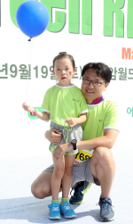 [그린리본마라톤]최연소 완주자 7세 곽민서 양, "내년엔 10km 뛸래요"                                                                                                                             