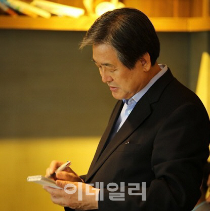 '전략공천 NO' 무대의 승부수…여권 파워게임 서막
