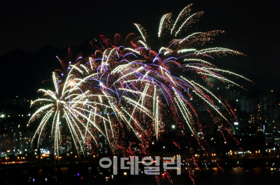 韓 대표 축제 '서울세계불꽃축제 2015' 다음달 3일 여의도서 개최