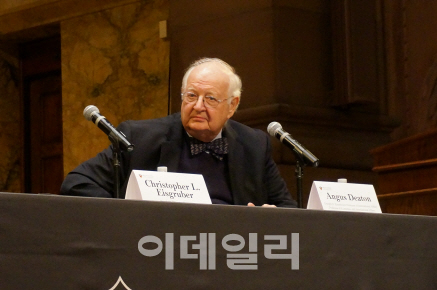  노벨상 수상자 디턴 "빈부격차 심화, 한국만 겪는 문제 아니다"