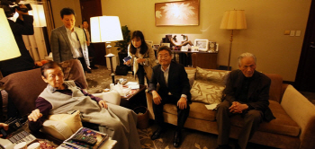 신격호 회장, 기자단 5분 면담 "아직 10년, 20년 일할 생각"