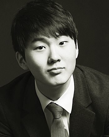 피아니스트 조성진, 쇼팽 피아노콩쿠르 결선 진출
