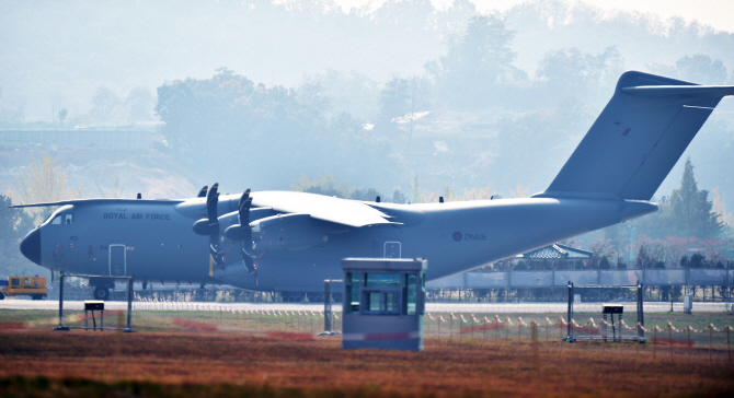 전시장에 주기되어 있는 A400M 수송기                                                                                                                                                               