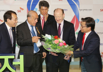 OECD 사무총장, 사우디 왕자 등 SK대전창조경제혁신센터 방문