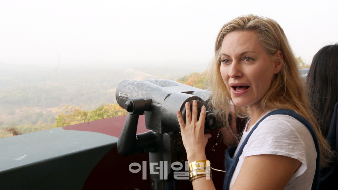 [포토]모델 겸 배우 에이미 멀린스, DMZ 방문