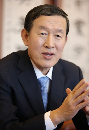 허창수 GS 회장, 청년희망펀드에 사재 30억원 기부