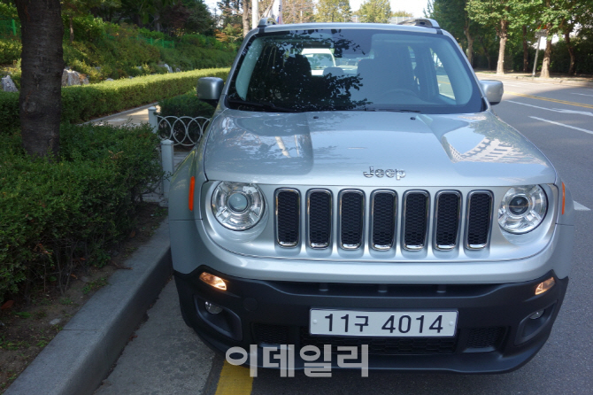 [시승기]‘작은 정통 오프로더’ 지프 레니게이드