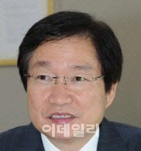 김영석 해수장관 "초대형 선박이 살길…새로운 형태 발주 검토"(종합)