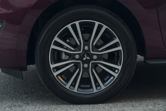 미쓰비시 '뉴 미라지', 타이어 휠                                                                                                                                                         