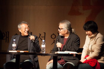 담배 끊은 황석영, 전인권과 페북 친구 되다