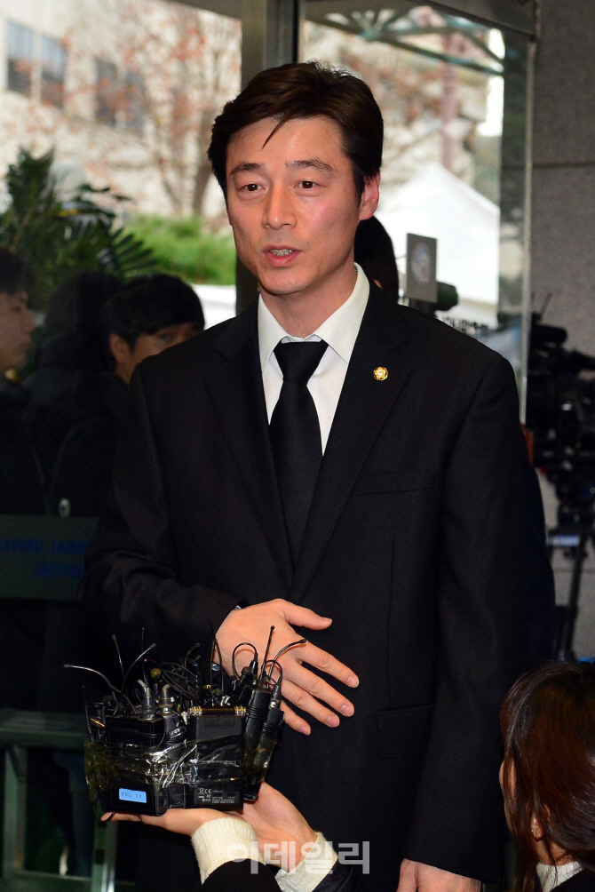 [포토]YS 빈소 찾은 송호창 의원