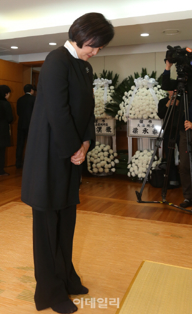 [김영삼 서거]국회의원 박영선, 빈소 조문 "국수 좋아하던 분"