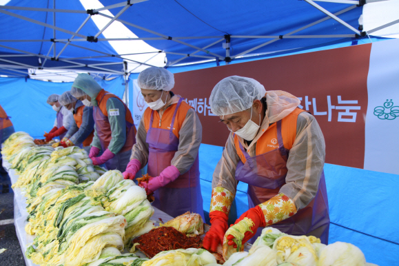 한화, 소외계층 위한 '사랑의 김장나눔' 행사 개최