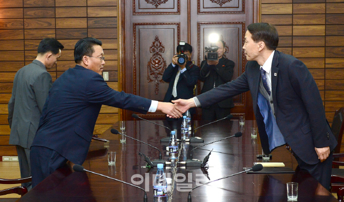 남북, 8·25 합의 모멘텀 이어가…내실 있는 대화가 '관건'