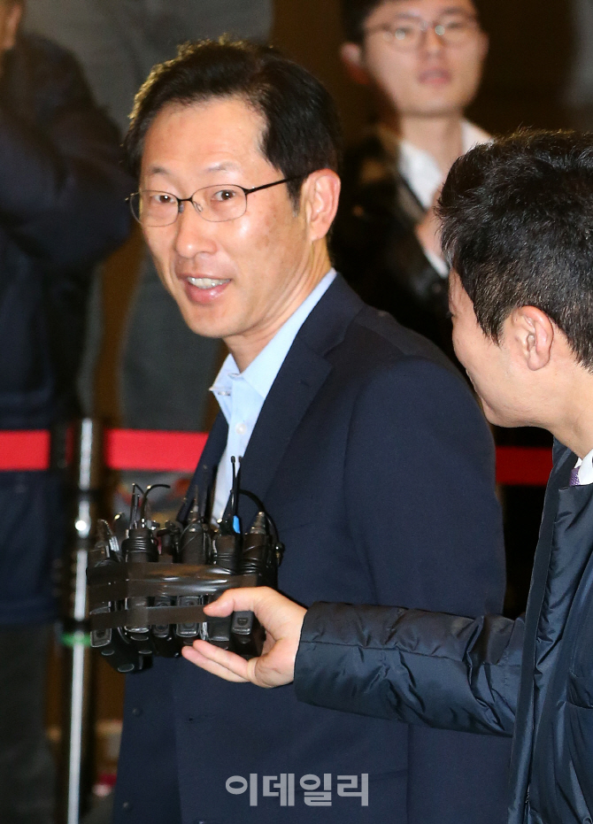 [포토]취재진 질문받는 고한승 삼성바이오에피스 신임 대표이사