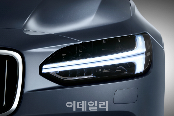 볼보 '더 뉴 S90', 헤드램프                                                                                                                                                              