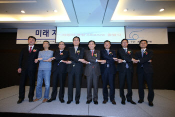 현대차·LG전자·KT·네이버 미래형車 연합군 형성(종합)