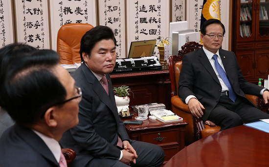 정의화 "입법비상사태"…선거구 직권상정 가능성