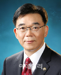 강호인 장관 "내년 주택 공급과잉 문제 없다"