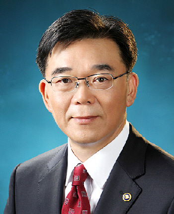 강호인 장관 "내년 주택 공급과잉 문제 없다"