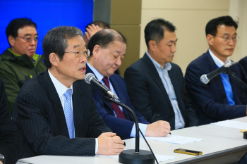 이용득 "`朴대통령 출산이나..` 발언으로 몸조심하라는 협박편지 받아"