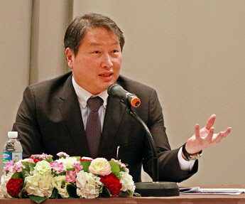 정철길-김영태 부회장 승진..최태원 회장의 '의리 경영'