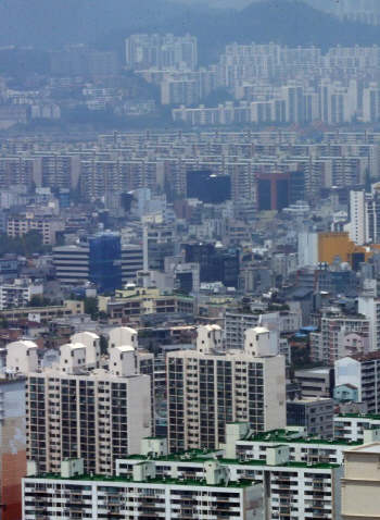 공급과잉·대출규제 겹쳐… 집 안사 전셋값 뛸 우려