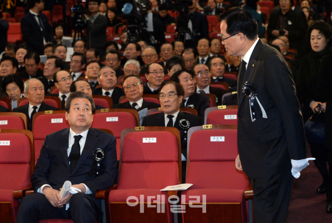 [포토]이만섭 전 국회의장 영결식에 정의화 국회의장-김무성 대표