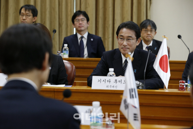 [포토]시작된 ‘일본군 위안부 문제 해결을 위한 한일 외교장관 회담'