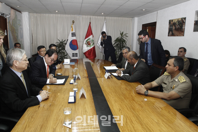 한국 스마트 순찰차, 페루 치안 책임진다