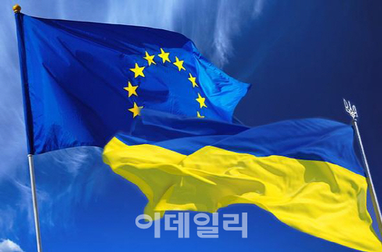 우크라이나-EU, FTA 공식 발효…러시아와 갈등 고조