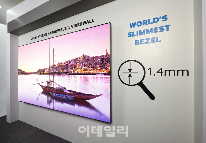 [CES 2016]삼성 '세계 최고 곡률', '초슬림 베젤' 제품 베일 벗었다