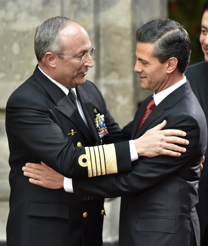 [포토]"수고했네"…마약왕 검거 치하하는 멕시코 대통령
